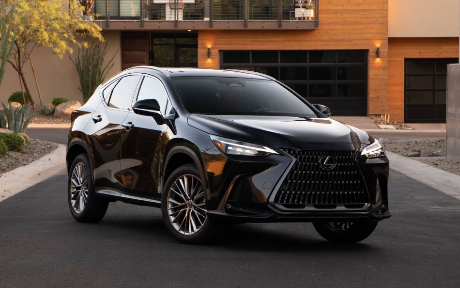 Lexus NX II: Premium-crossoverin koeajo