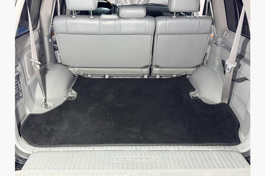 Lexus LX470 1998–2007 Tekstiilinen tavaratilan matto Premium 2 kpl musta (7 paikkaa) Image