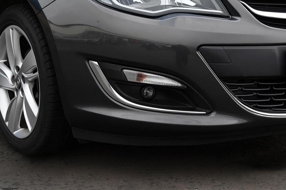 Opel Astra J 2009–2015 Sumuvalojen kehykset (2 kpl, ruostumaton teräs) 2010-2013, OmsaLine Image