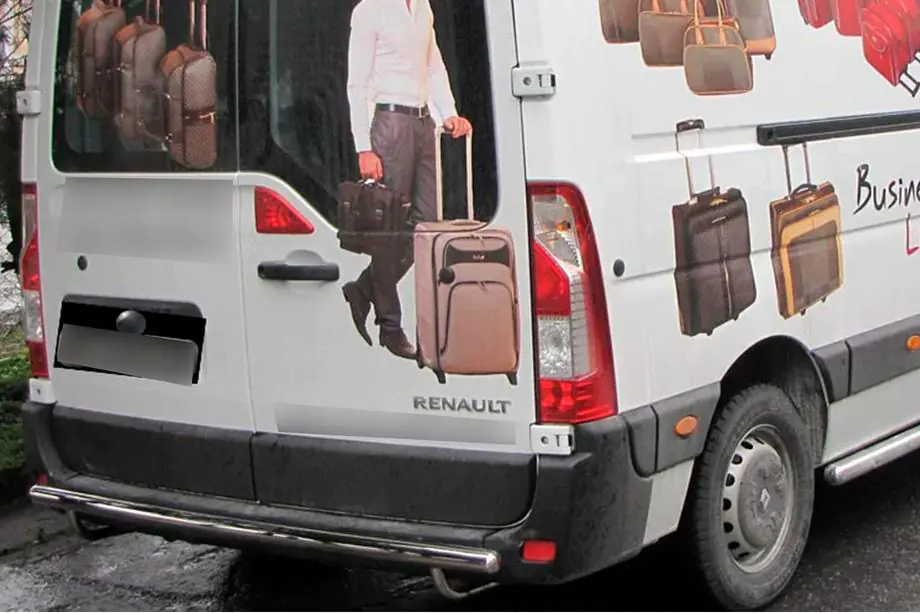 Renault Master 2011–2023 Takakaari (RST) Kuva 2
