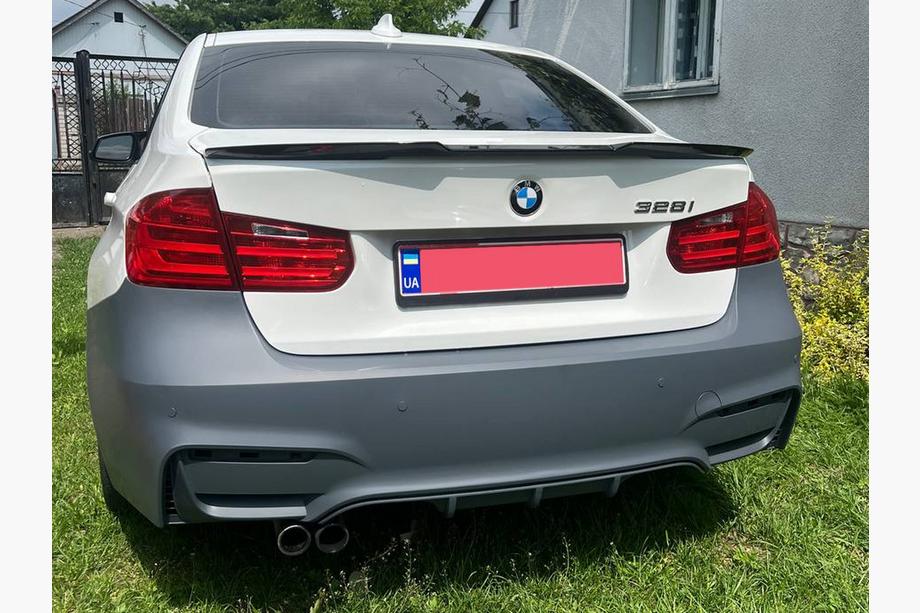 BMW 3-sarja F30/F31 2012–2019 Takapuskuri F80 M3 -tyylinen (F30) Image
