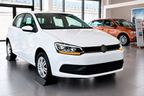 Volkswagen Polo 2010–2017 Ajovalot (2 kpl) kuva 1