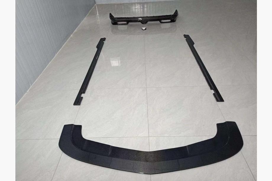 Dodge Challenger 2008–2023 Korisarja Carbon FullSet Image