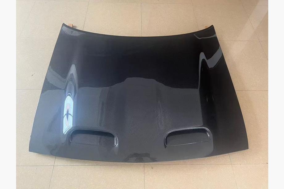 Dodge Challenger 2008–2023 Konepelti (hiilikuitu) Image