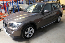 BMW X1 E84 2009–2015 Alkuperäiset sivuportaat (2 kpl, alumiini) kuva 2