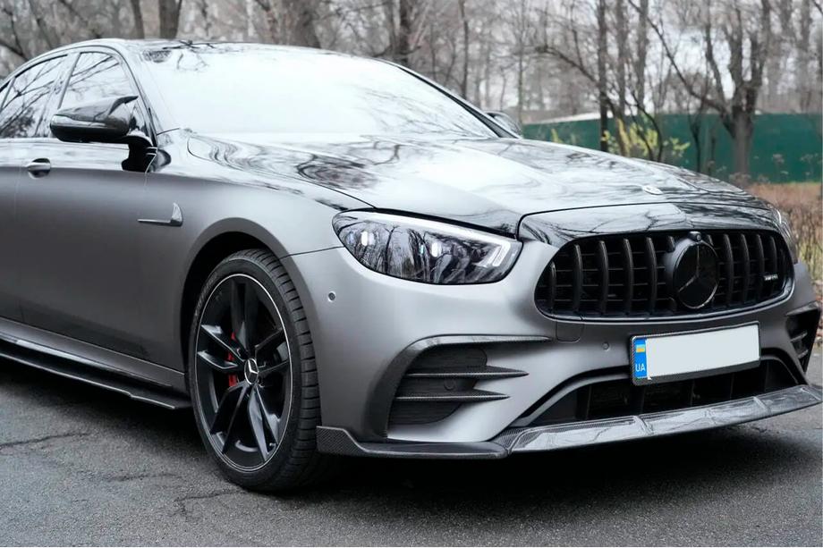 Mercedes E-class W213 2016–2023 Hiilikuituiset suojalistat etulokasuojiin Image