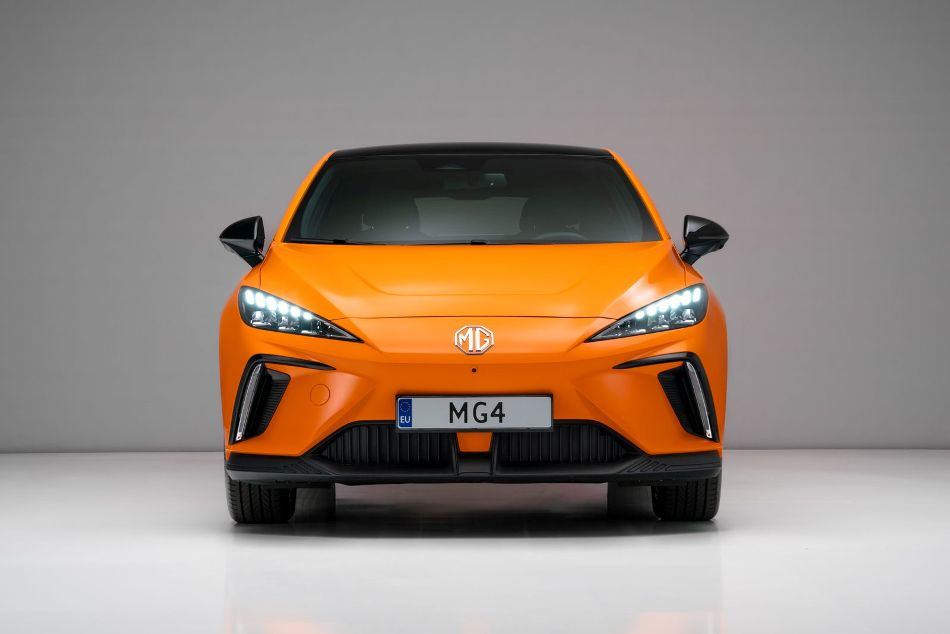 MG 4 EV: Koeajo – moderni sähköhatchback