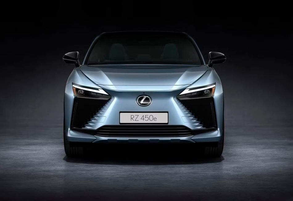 Lexus RZ 450e -koeajo: uuden sukupolven premium-sähköcrossover