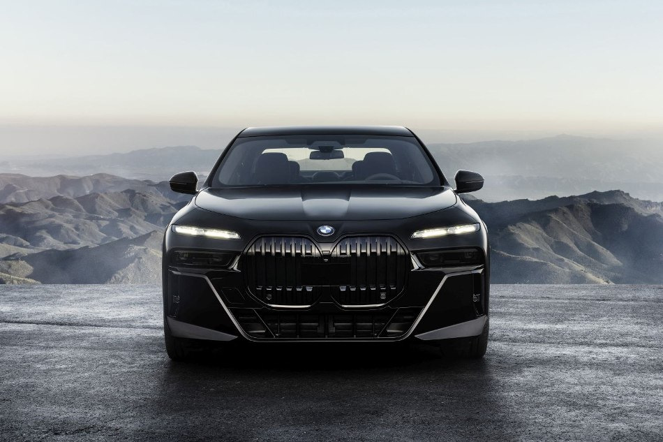 BMW 7 Series (G70) -katsaus: 7. sukupolven ylellisyyttä ja innovaatioita
