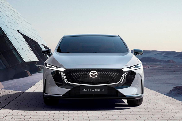 Koeajo: hybridi liftback Mazda EZ-6