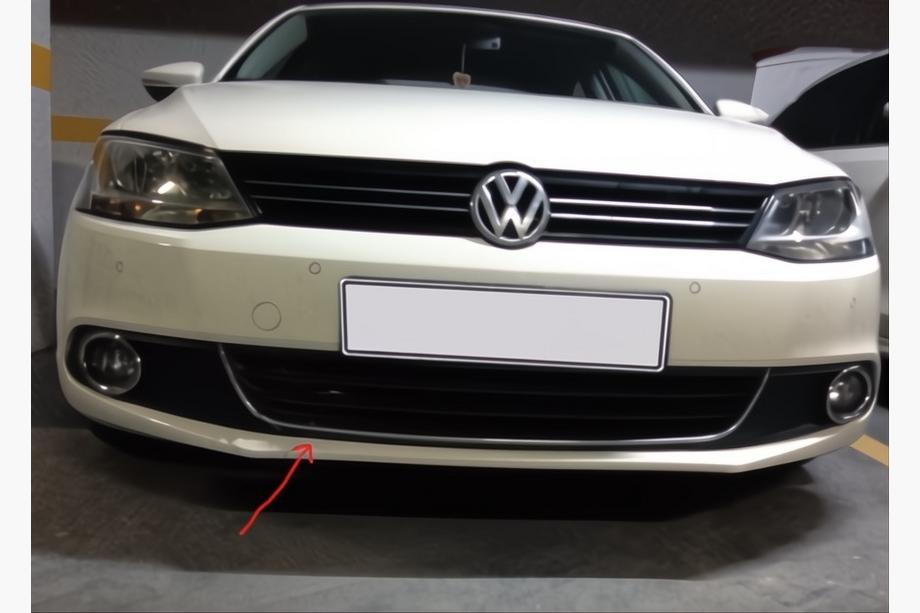 Volkswagen Jetta 2011–2018 Etupuskurin kromilista U 2011-2014 (ruostumaton teräs) Image