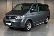 Volkswagen T5 Caravelle 2004–2010 Line-tyyppiset sivuportaat (2 kpl, alumiini) Pitkä akseliväli kuva 1