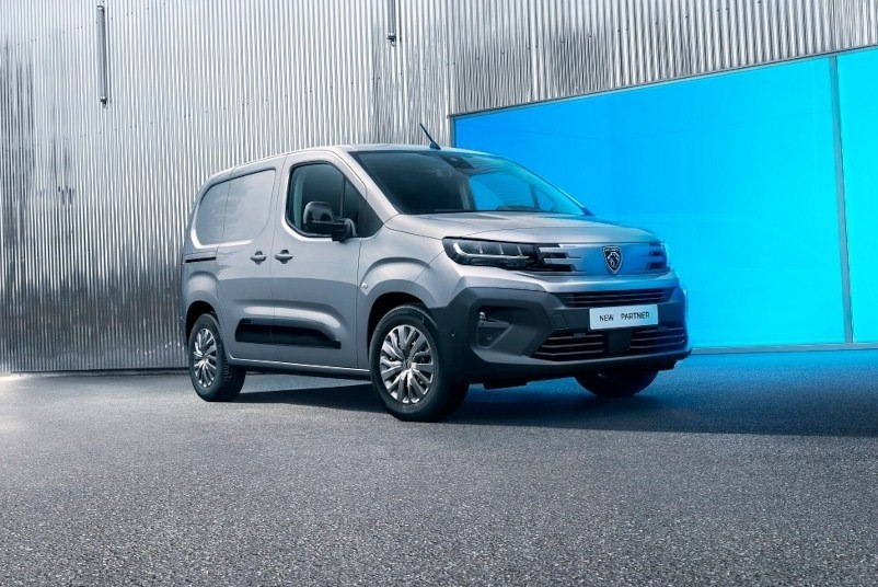 Uudistunut Peugeot Partner 2024: käytännöllisyys uudessa asussa