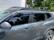 Dacia Duster 2024– Ikkunatuuliohjaimet kromilistalla (4 kpl, Niken) kuva 3