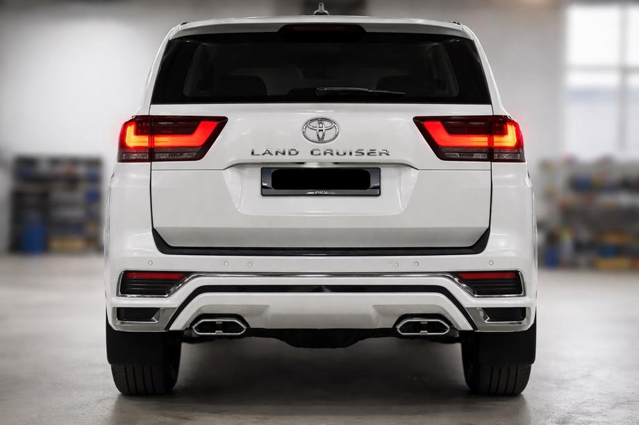 Toyota Land Cruiser 300 2021– Takapuskurin diffuusori VXR Image