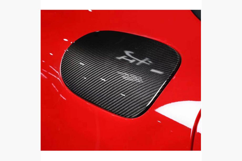 Porsche Panamera 2016–2023 Polttoaineluukun peite (2016-2020, Hiilikuitu) Kuva 4