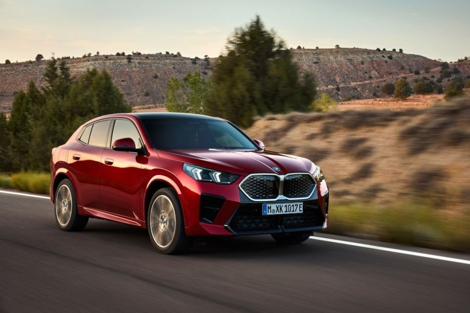 BMW iX2 (U10) koeajo: Uuden sukupolven sähköcrossover