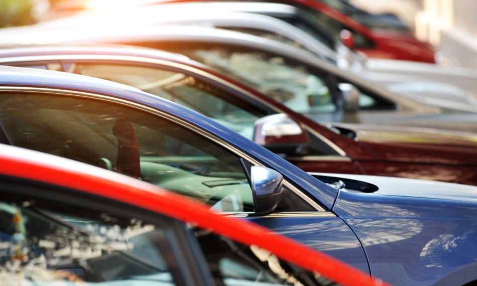 Mikä auto sopii aloittelijalle? Näin valitset ensiauton