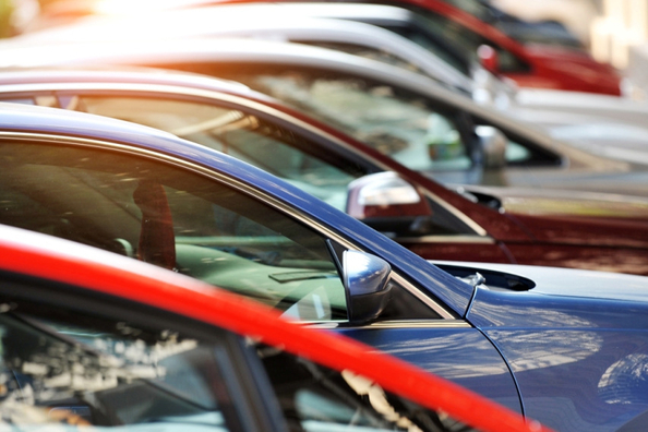 Mikä auto sopii aloittelijalle? Näin valitset ensiauton