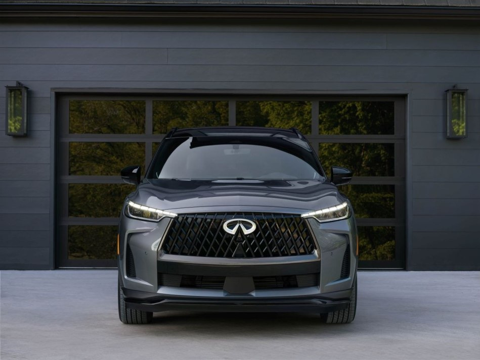 Infiniti QX60 2025 -koeajo: päivitetty muotoilu ja teknologia