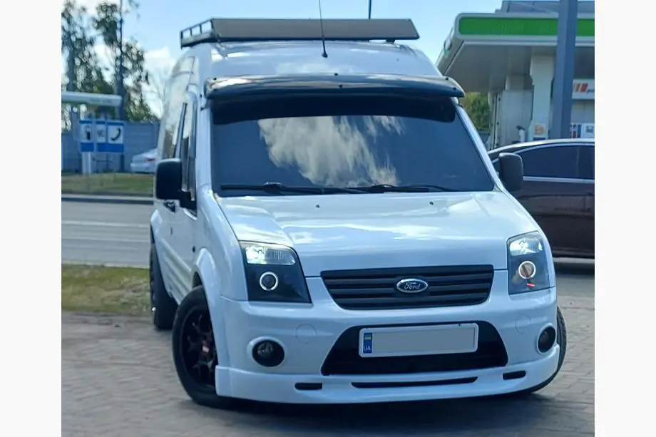 Ford Connect 2010–2013 Etupuskurin alalippa (maalattava) Image