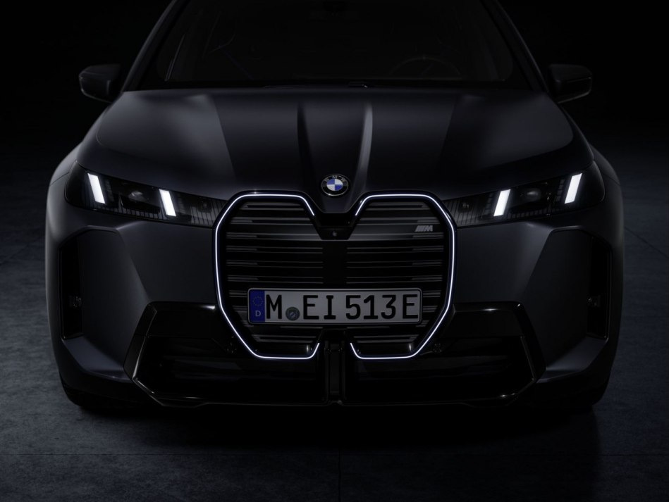 BMW iX M70 -koeajo: sähköistä voimaa urheilullisessa muodossa