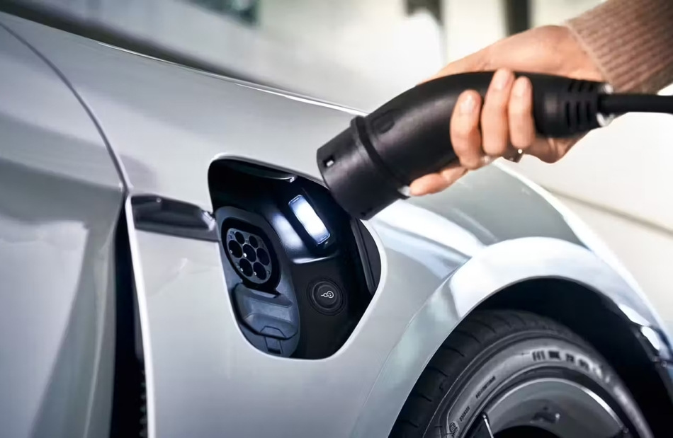Kuinka kauan sähköauto voi olla ilman latausta?