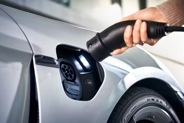 Kuinka kauan sähköauto voi olla ilman latausta?