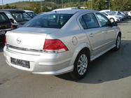 Opel Astra H 2004–2013 Taka-aladiffuusori Sedan (maalattava) kuva 4