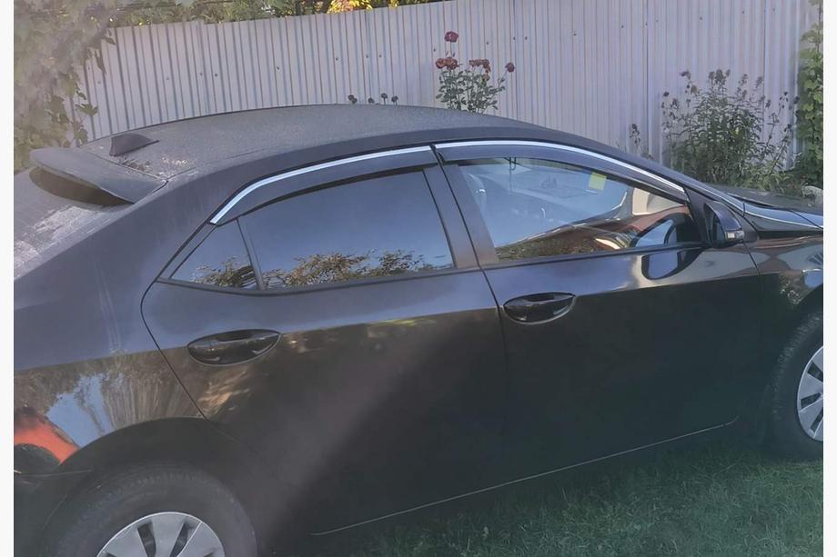 Toyota Corolla 2013–2019 Ikkunatuuliohjaimet kromilistalla Niken Luxury (4 kpl) Kuva 1
