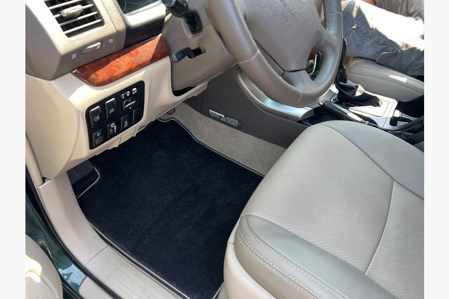 Toyota Land Cruiser Prado 120 2002–2009 Deluxe-tekstiilimatot (2 istuinriviä, musta) Image