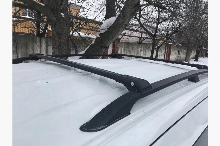 Kia Carnival 2021– Lukittavat WingBar V1 -kattotelineen poikkipalkit normaaleihin kattokaiteisiin (2 kpl) Kuva 4