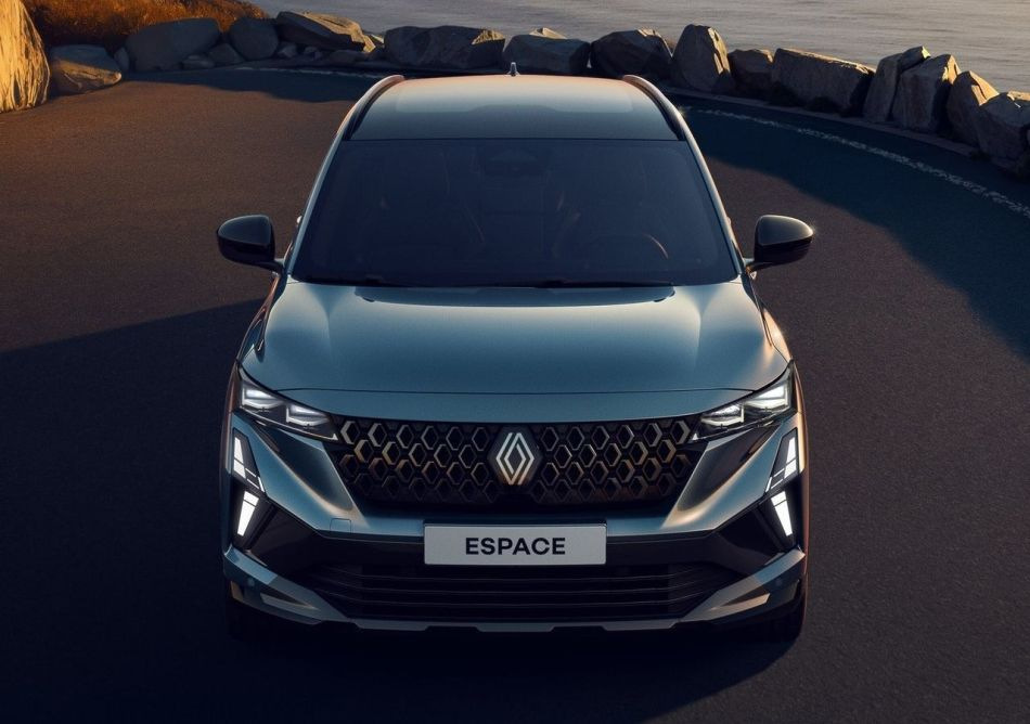 Renault Espace 2025: Päivitetyn perheauton koeajo
