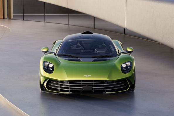 Aston Martin Valhalla: hybridihyperauton katsaus
