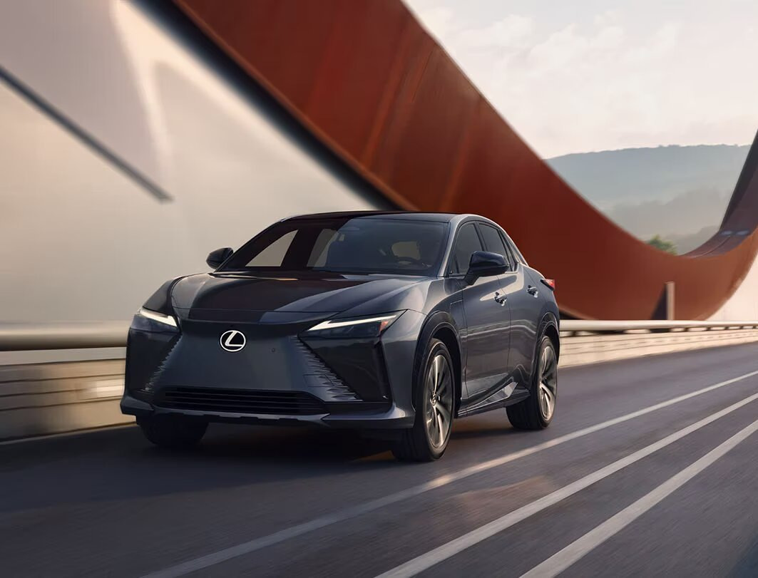 Lexus RZ450e: sähköcrossoverin koeajo