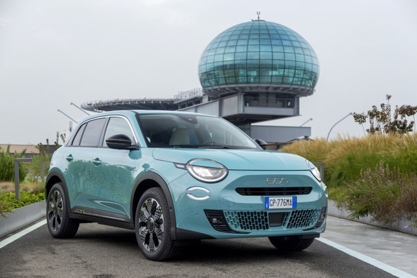 Fiat 600e -koeajo: tyylikäs sähköinen crossover