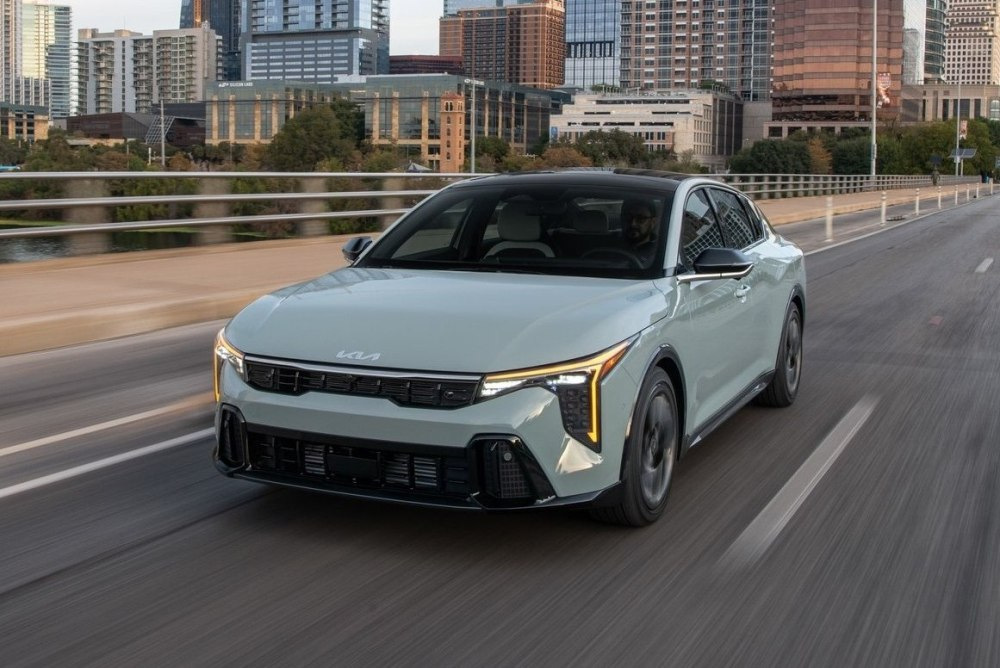 Kia K4 2024 -sedanin toisen sukupolven katsaus
