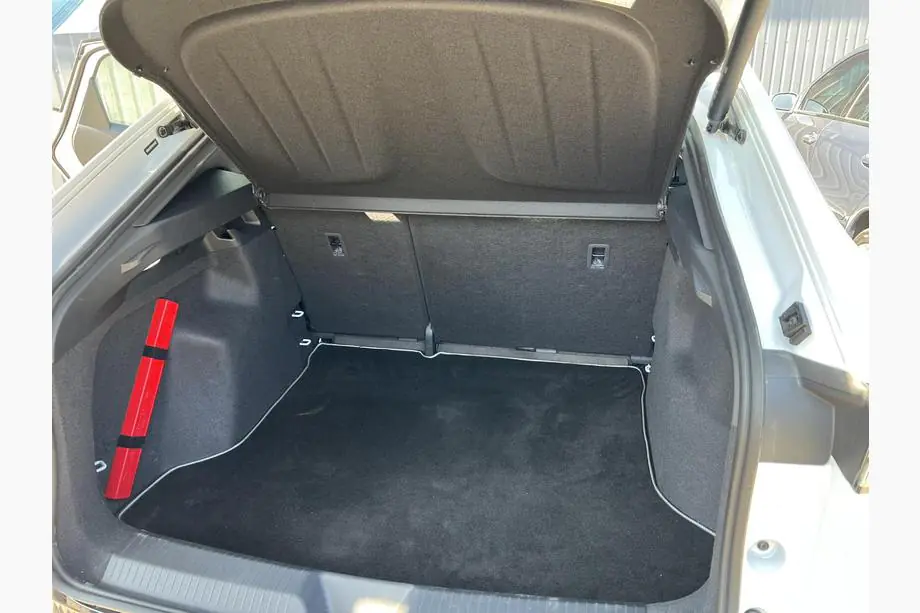Volkswagen ID. UNYX 2024– Tavaratilan tekstiilimatto Premium (Musta) Image