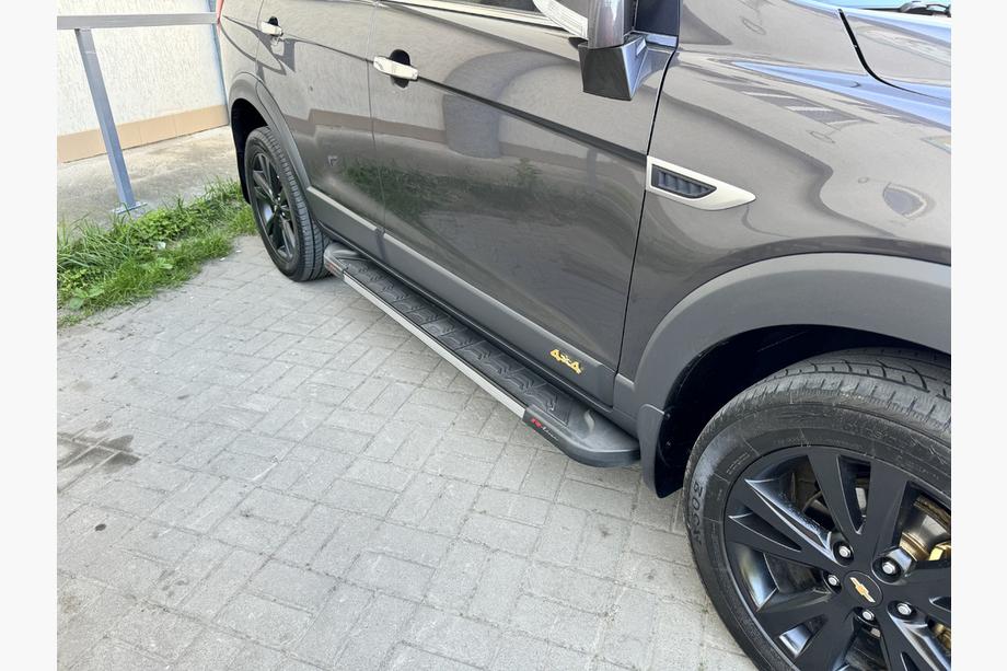 Chevrolet Captiva 2006–2019 RedLine V1 sivuportaat (2 kpl, alumiini) Image