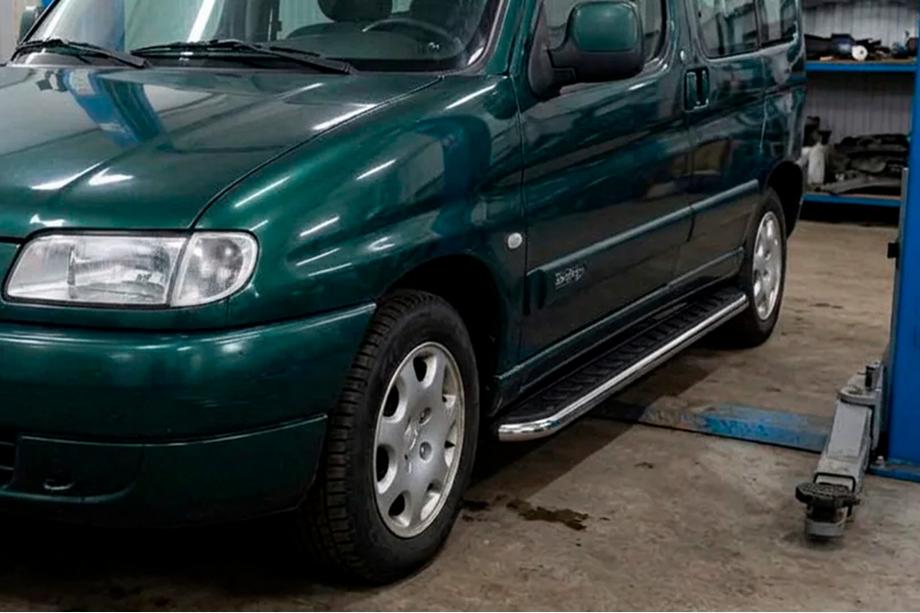 Peugeot Partner 1996–2008 Maydos V1 sivuportaat (2 kpl, alumiini ↗ ruostumaton teräs) Image