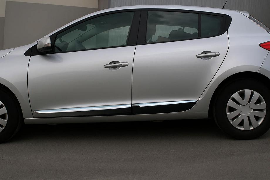 Renault Megane III 2009–2016 Ovien kromilistat (HB, 4 kpl, ruostumaton teräs) Image