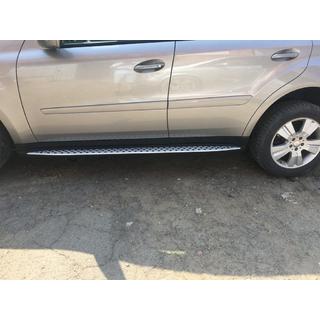 OEM-sivuporrast (2 kpl, alumiini) Mercedes ML W164 2005–2011 kuva 3