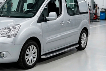 Peugeot Partner Tepee 2008–2018 Maydos V1 sivuportaat (2 kpl, alumiini ↗ ruostumaton teräs) kuva 1