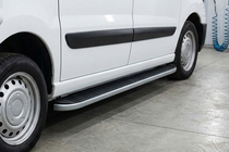 Citroen Jumpy 2007–2017 Tayga Grey -sivuaskelmat (2 kpl, alumiini) kuva 1