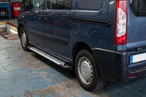 Citroen Jumpy 2007–2017 Line-sivuporrassarja (2 kpl, alumiini) kuva 1