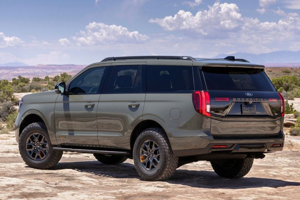 Ford Expedition V 2025 -koeajo: iso SUV suuriin tehtäviin Kuva 3