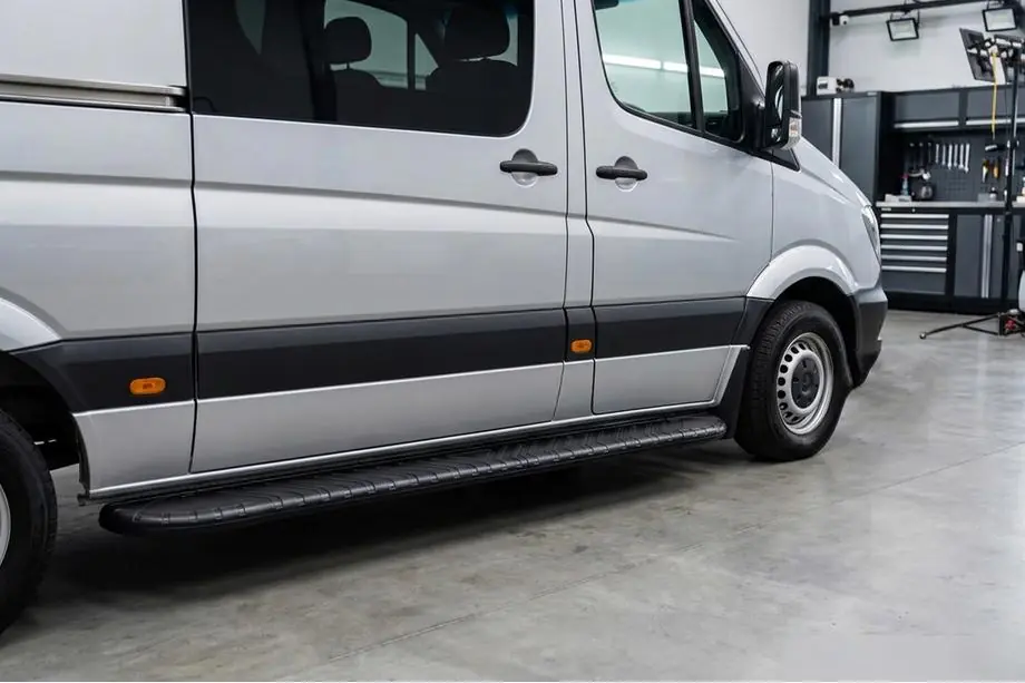 Volkswagen Crafter 2006–2016 Bosphorus Black sivuastinlaudat (2 kpl, alumiini) Image
