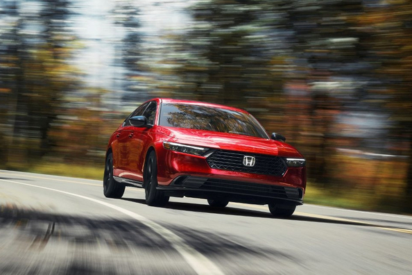 Honda Accord XI -sukupolvi: Tyylikkään sedaanin katsaus