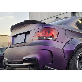 M4-Style takaspoileri (E82, musta kiiltävä) kuva 1