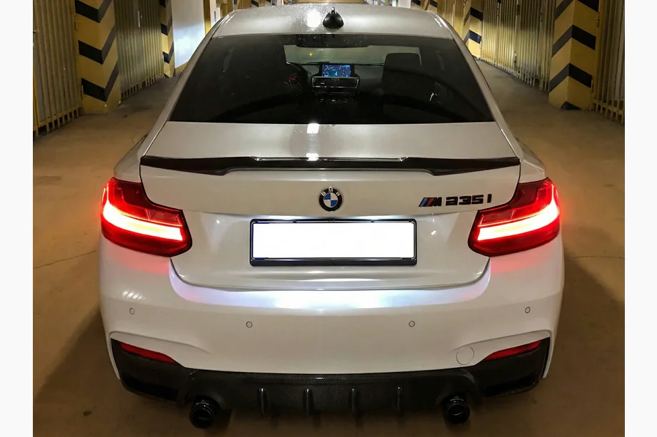 BMW 2-sarja F22/F23 2014–2021 M4-Style-spoileri (F22, kiiltävän musta) Image